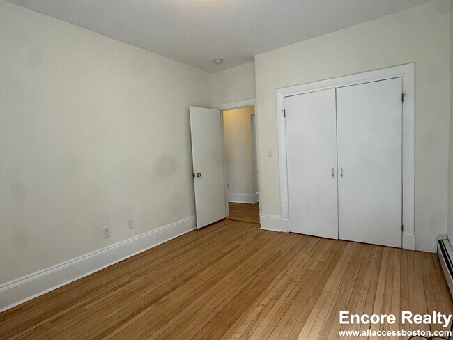 1539 Beacon St unit 18, Brookline, MA 02446 - photo 5