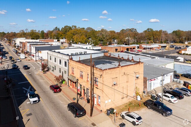 Downtown Zebulon is the closest town to the O'Neals neighborhood.