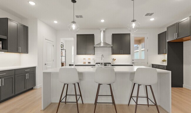 2323 Via Cami Ln, Houston, TX 77051 - photo 2