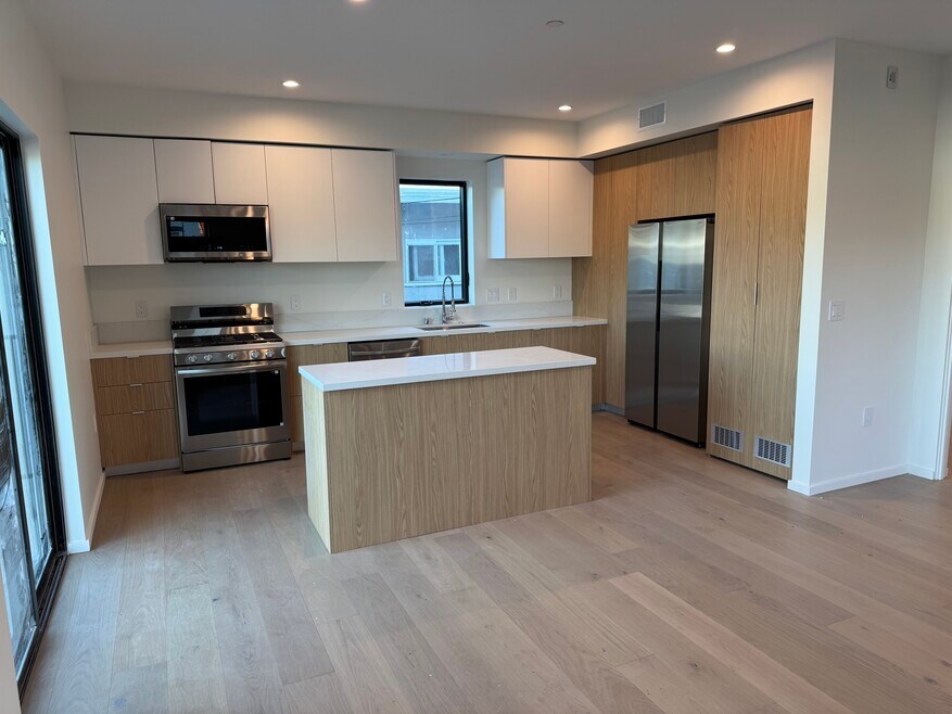 2520 5th St unit C, Santa Monica, CA 90405 - photo 1