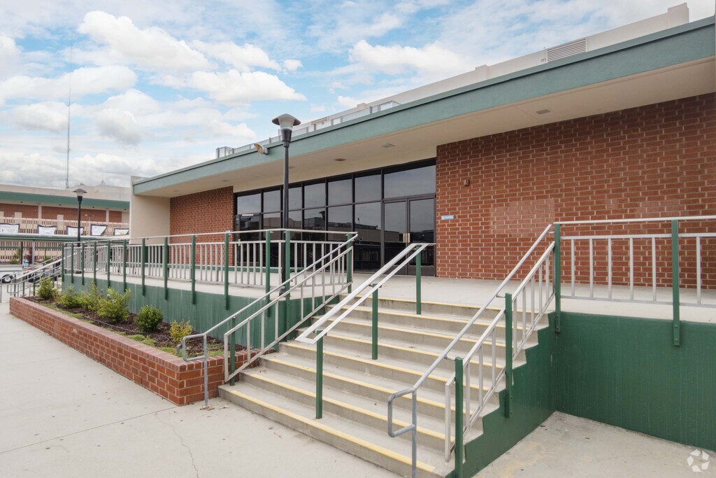 Students can get their best education at Schurr High School in Montebello, CA.