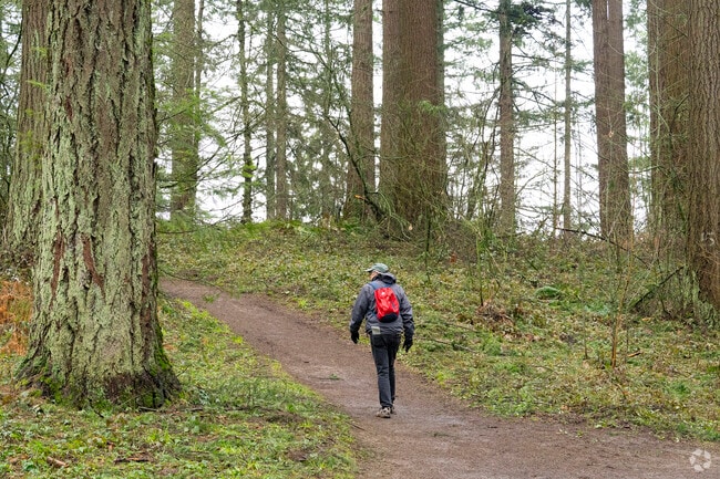 Arlington Heights residents have convenient access to hiking at Hoyt Arboretum.