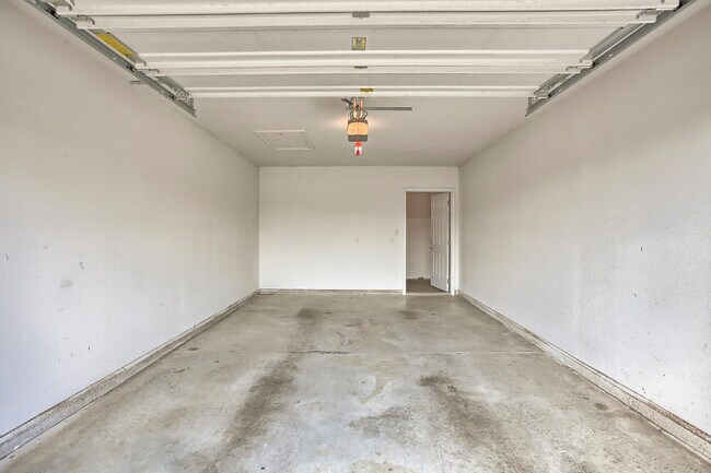 703 N Prairie View Rd unit Prairieview Crossing, Mahomet, IL 61853 - photo 5