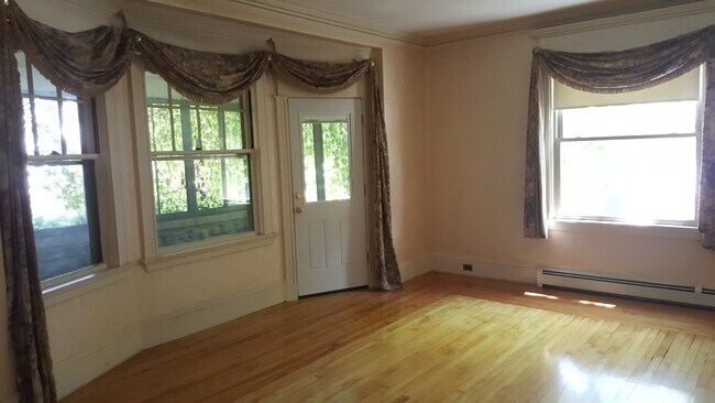 30 Lyman St unit 1, Waltham, MA 02452 - photo 3