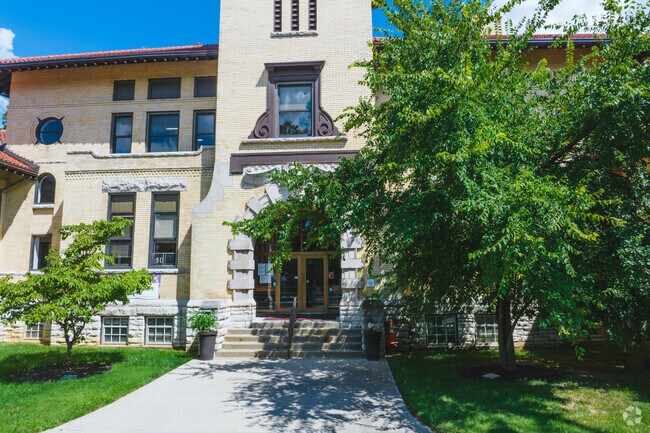 Glendale Elementary School serves the students K-5 in Glendale, Ohio.
