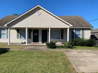 642 Old Humboldt Rd Unit B, Jackson, TN 38305