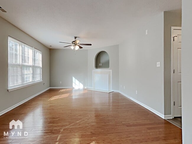 10922 Olde English Dr, Charlotte, NC 28216 - photo 7