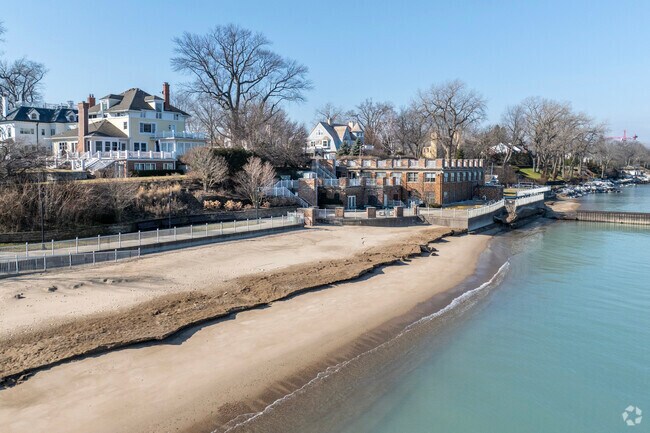 The quaint Kenilworth Beach is seasonally open to residents.