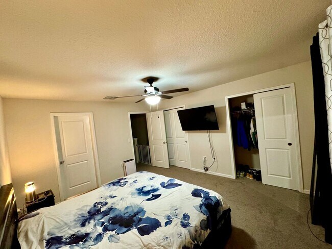 5489 Elmview Crossing, Wesley Chapel, FL 33545 - photo 7