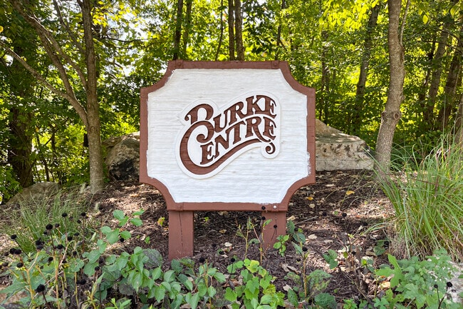 Welcome to the Burke Centre neighborhood.
