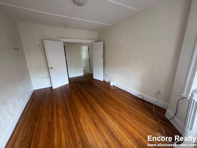 1175 Boylston St unit 12, Boston, MA 02215 - photo 7