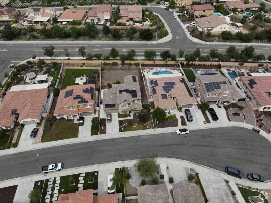 35582 Laurel Tree Ct, Winchester, CA 92596 - photo 2