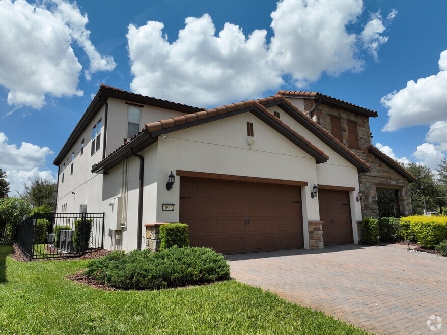 10902 Citron Oaks Dr, Orlando, FL 32836 - photo 2