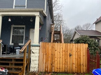 159 Jefferson Ave Unit 201, Sharon, PA 16146