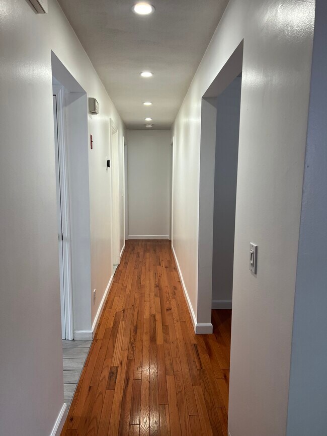 64 Sterling St unit 64 Sterling St. Pawt, Pawtucket, RI 02860 - photo 4