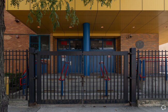 Bronx Arena High School has 102 students in grades 9-12.