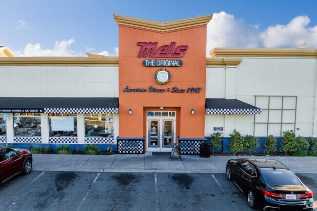 The Original Mels offers a retro and fun dining experience in El Sobrante Manor.