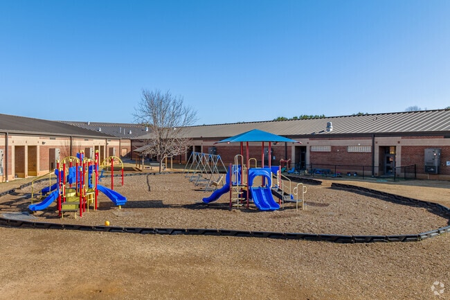 Ithica Elementary School teaches over 700 students.