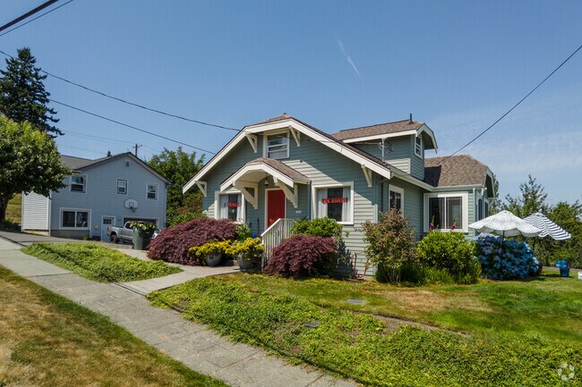Traditional homes on the hill in Port Gardner