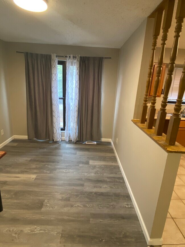 613 Rosetta Dr, Florissant, MO 63031 - photo 5