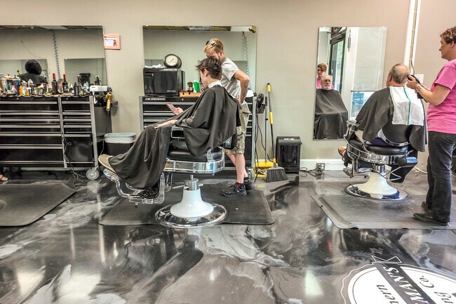 Southern Gentleman's Barbering Co. near Historic Waverly is a premiere family-owned barber shop.