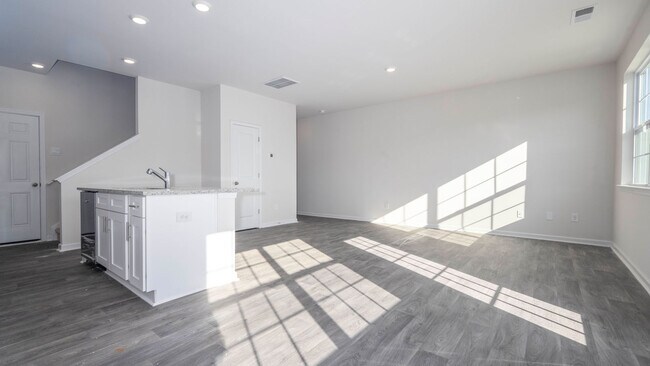 1132 Broholmer Ln, Greensboro, NC 27405 - photo 5