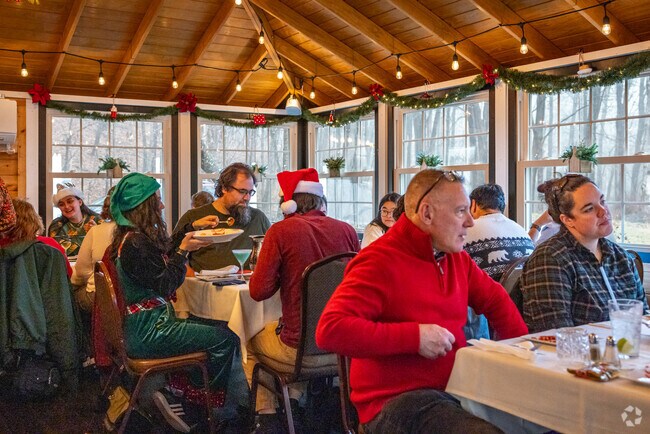 Cesco's Pizza is a Fredon favorite serving fantastic fare and hosting community events.