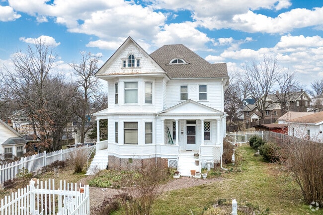 Many homes in the center of Poplar Bluff date back to the late 19th-century.