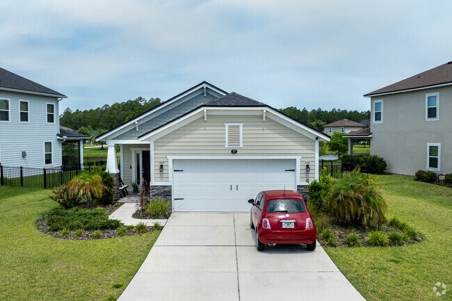 The Beacon Lake community offers a variety of one- and two-story homes to suit your needs.