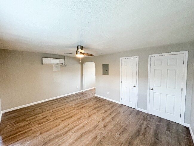 1110 E Highland Ave unit 7, Phoenix, AZ 85014 - photo 2