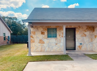 1009 S Monroe St, McGregor, TX 76657