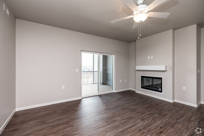 2BR, 2BA - 1,000 SF - Living Room