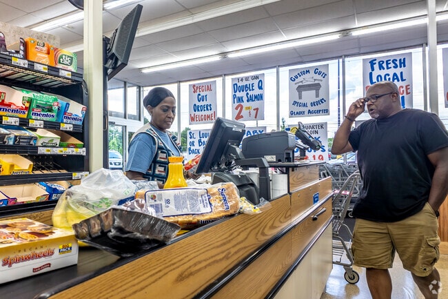 Piggly Wiggly in the Belmont neighborhood is a great place to see a friendly face when shopping.