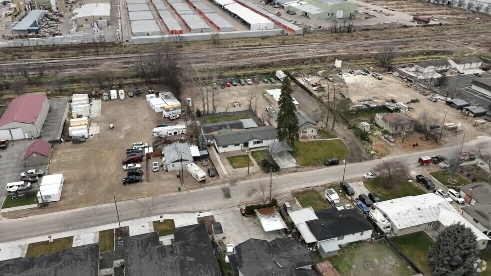 621 W Broadway Ave, Meridian, ID 83642 - photo 2