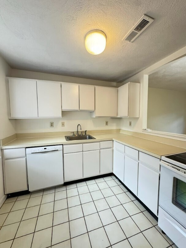 84 Gordon St unit 402, Brighton, MA 02135 - photo 6