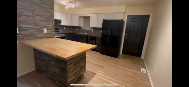 1912 1914 Remington Rd unit 1914 Remington rd, Rockford, IL 61108 - photo 6