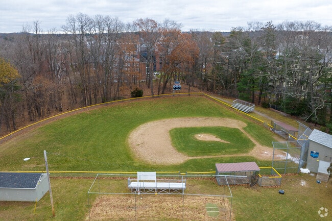 Lincoln Street Elementary School is a public school in Exeter.