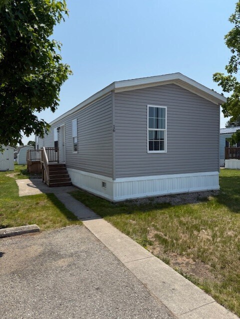 17330 Honor Hwy, Interlochen, MI 49643