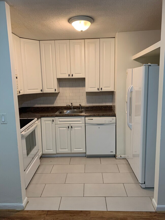 10 Scottfield Rd unit 3, Allston, MA 02134 - photo 3