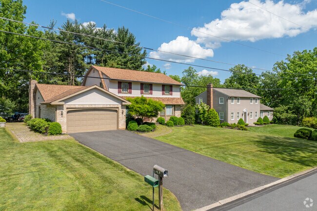 Larger Modern Colonial homes in Old Orchard often contain four or more bedrooms.