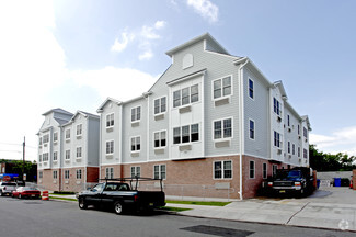 66 Sicard St, New Brunswick, NJ 08901