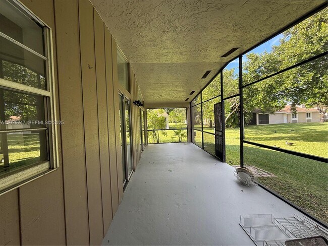 15749 Woodgate Ct, Sunrise, FL 33326 - photo 5