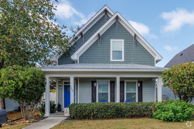 Bungalows in newly built neighborhoods can be found throughout the Miccosukee Greenway area.