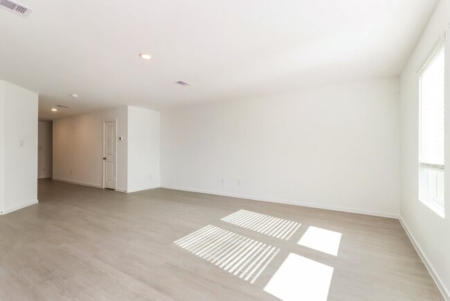 15286 Abella Dr, Montgomery, TX 77316 - photo 6