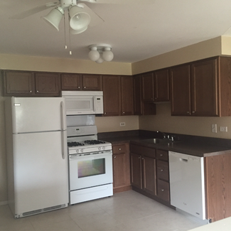 638 Carroll Square, Elk Grove Village, IL 60007