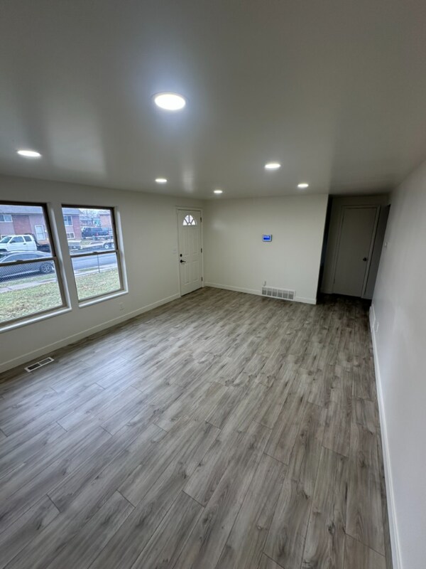 8169 Ivy Dr, Midvale, UT 84047 - photo 7