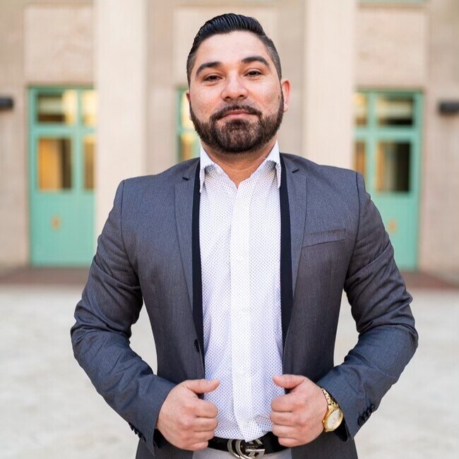 Agent Photo