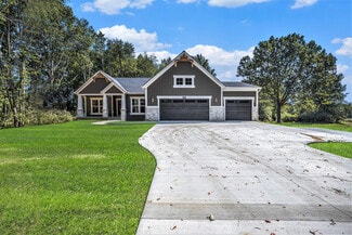 15370 144th Ave, Spring Lake, MI 49456