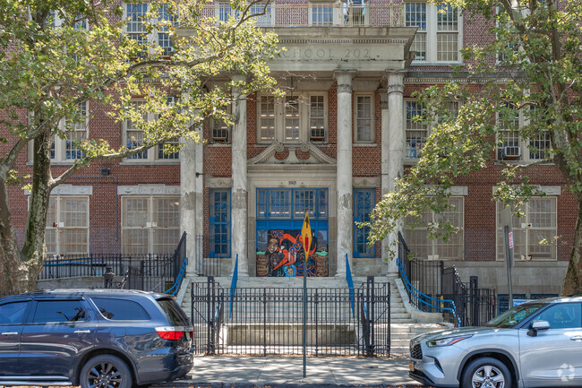 PS 202 has a student population of 285 in grades PK-5.