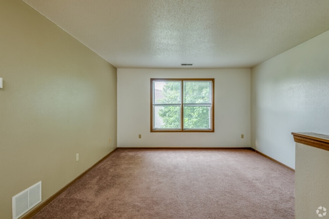 Summerfield Place Apartments, Oshkosh, WI 54901 - photo 6